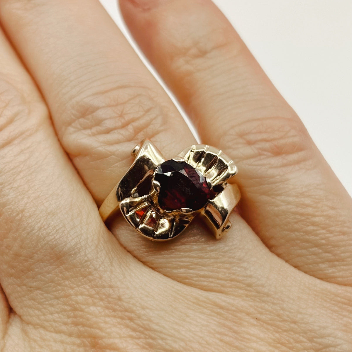 Ribbonette | 10K Gold Midcentury Garnet Bypass Ring (Size 5)