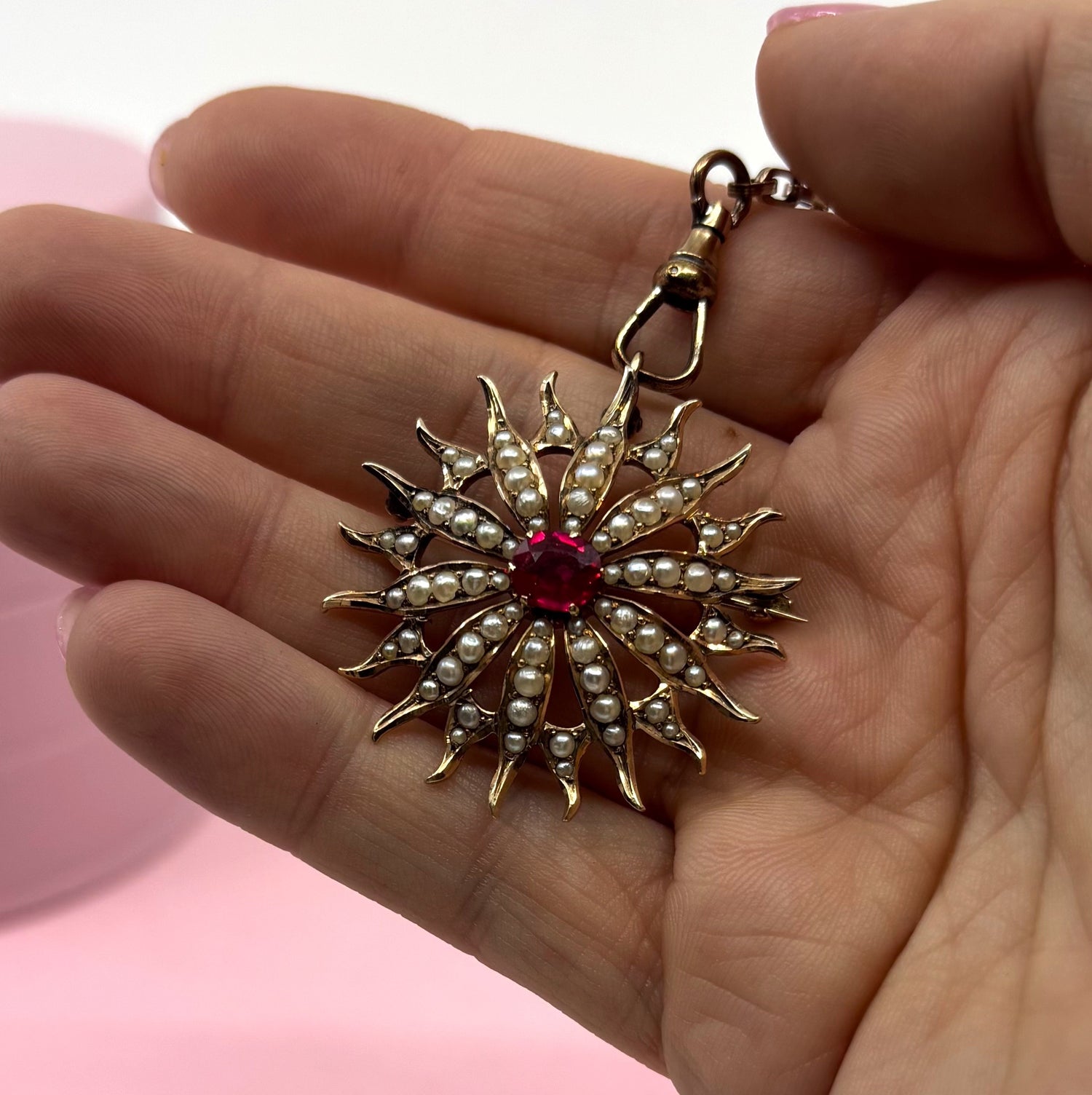 Cœur de Feu | 10K Gold Starburst Brooch-Pendant (Postwar French, c. 1940s–1950s)