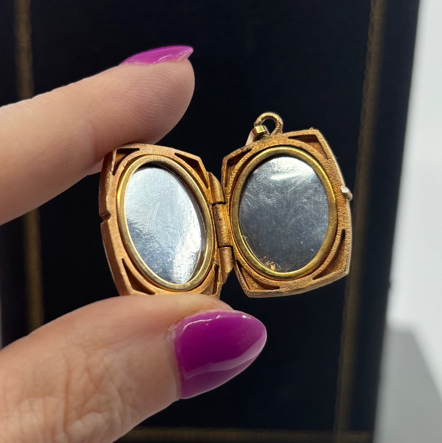 Cadence | French Gold-Laminated Modernist Locket (c. 1940s–50s)